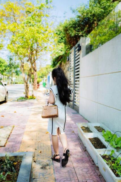 Đầm body cho bé