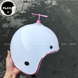 Mũ Bảo Hiểm Phượt 3/4 Trắng Viền Hồng NTMAX Gắn Chong Chóng Tre Hồng