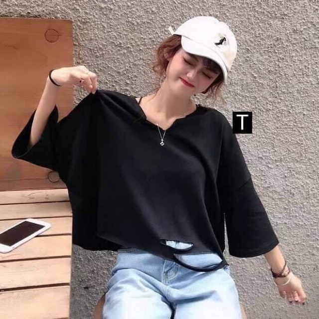 Áo croptop thụng trơn rách Tr&amp;Đ