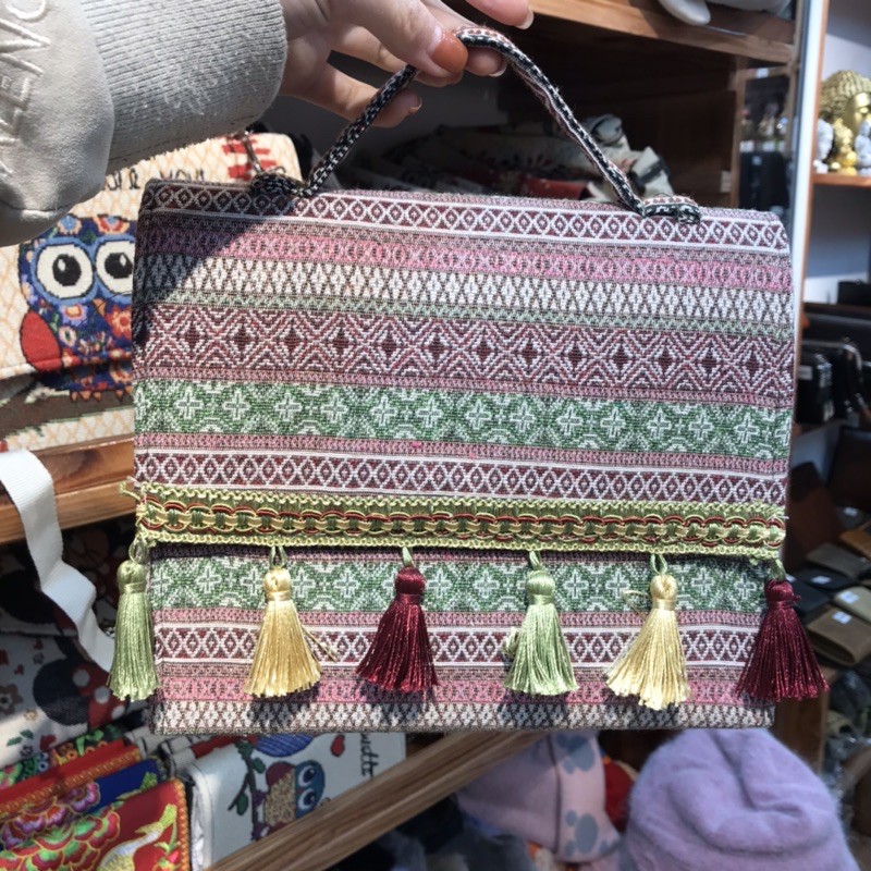 Túi xách rèm - túi cài thổ cẩm