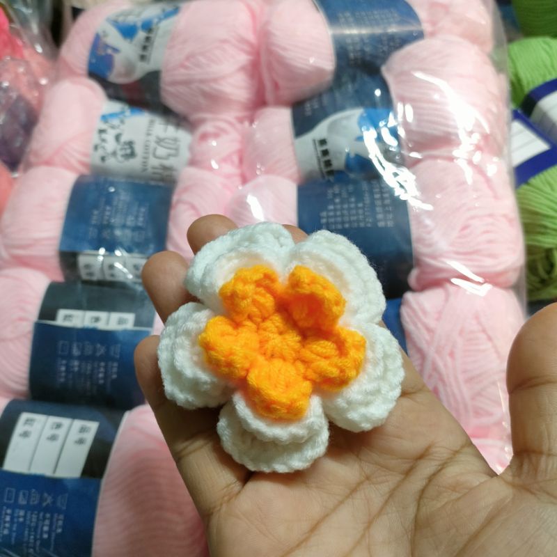 Hoa Trang Trí Bằng Len