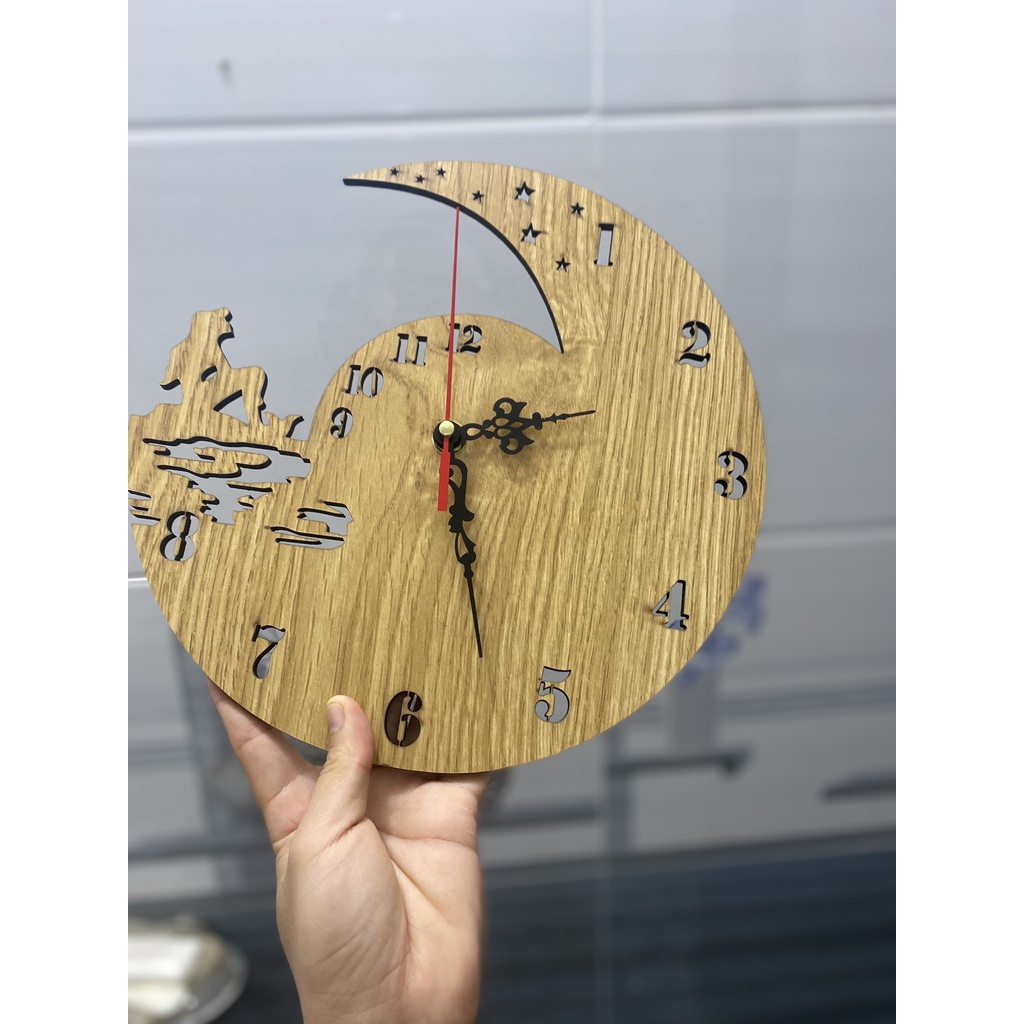 Đồng hồ gỗ treo tường khắc người cá 3D độc đáo (có khắc icon, tên theo yêu cầu)