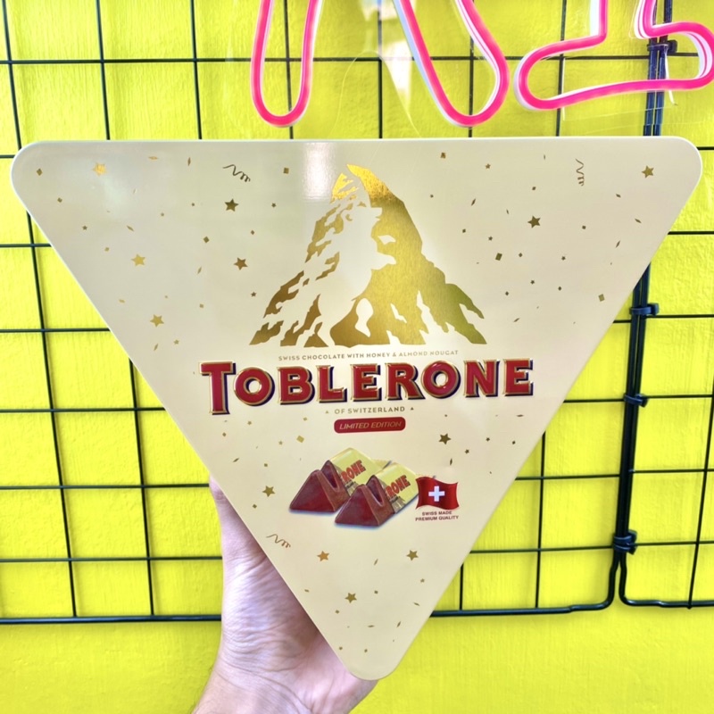 Socola sữa Toblerone hộp thiếc 200g