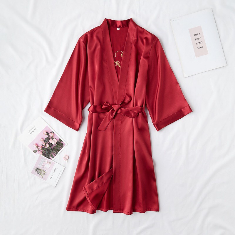Áo choàng ngủ lụa cho cô dâu kiểu kimono in chữ sang trọng | BigBuy360 - bigbuy360.vn