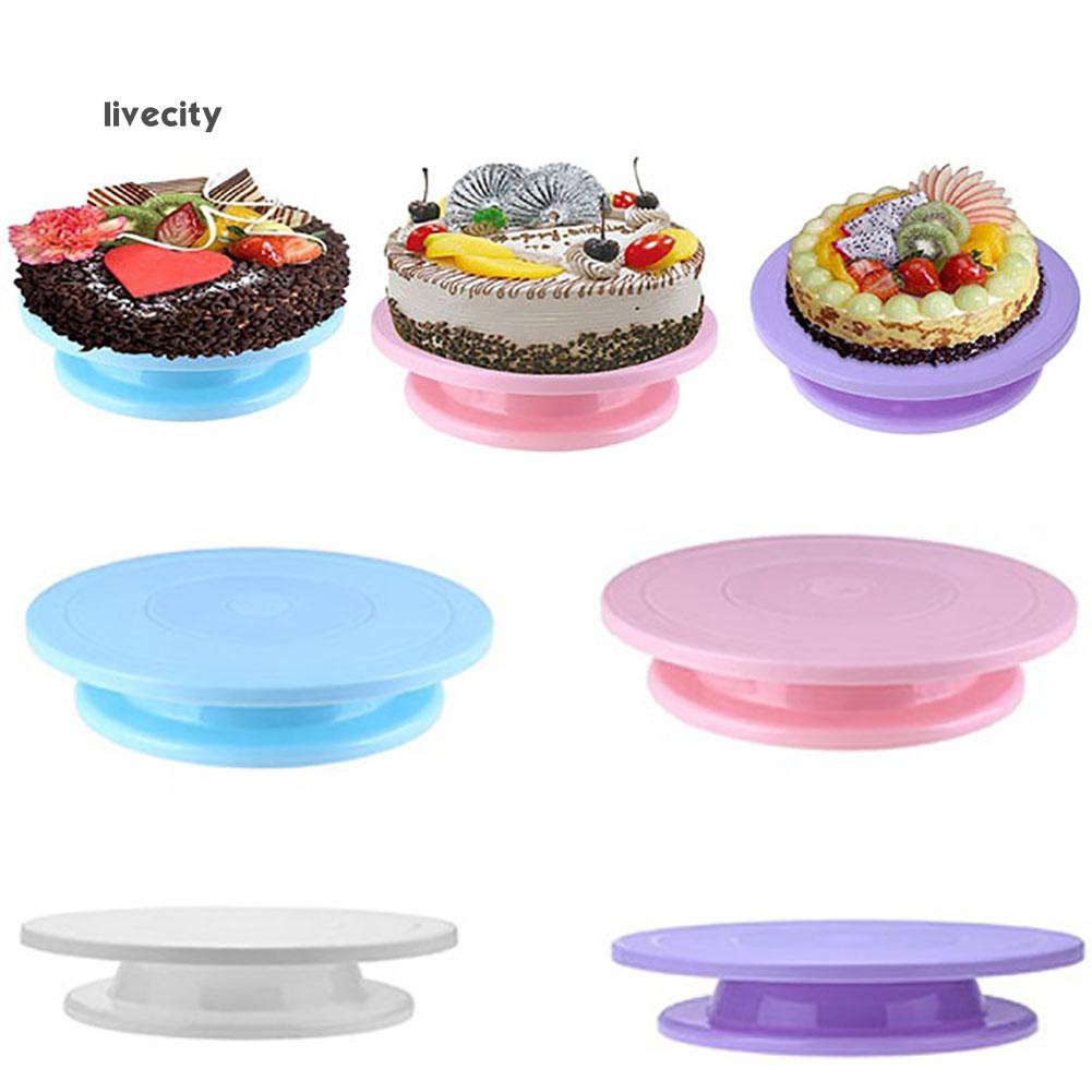 Bàn xoay làm bánh tiện dụng