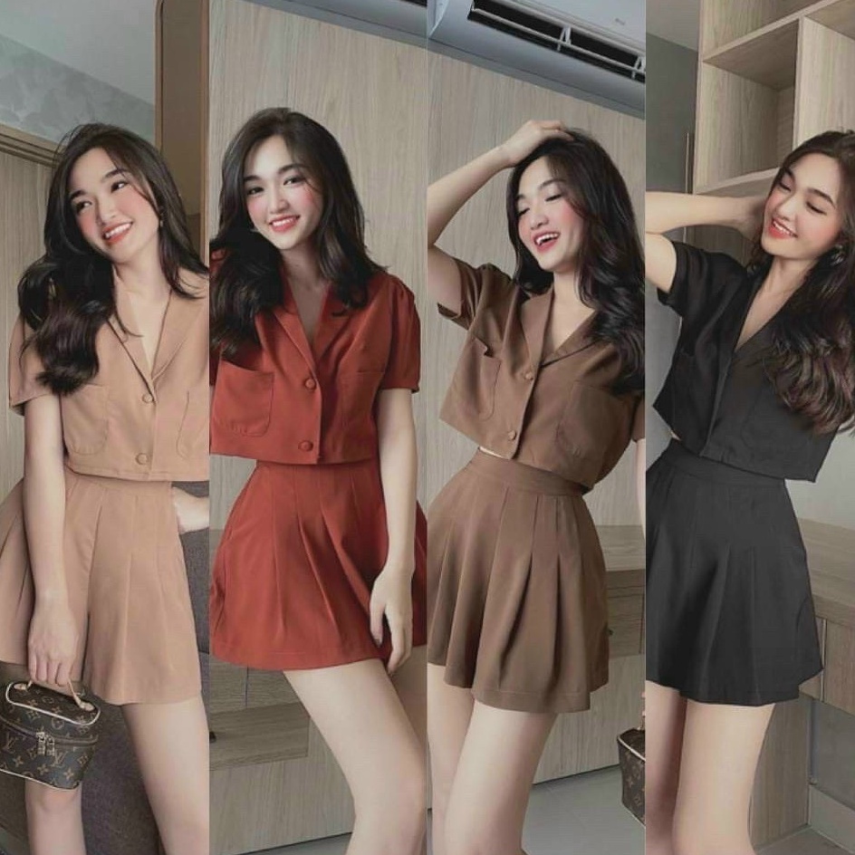 Sét áo croptop cổ vest kèm quần đùi xếp ly đầy cá tính