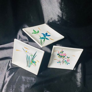 Dĩa gốm vuông hoa