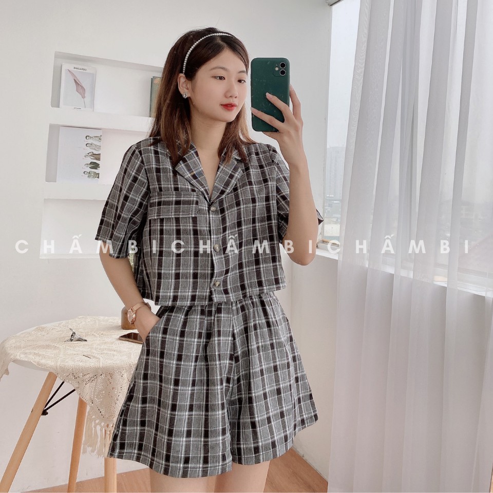 Set Kẻ Caro Nhiều Màu Áo Dáng Croptop Tay ngắn Một Bên Túi Ngực Và Quần Short Ống Rộng Chun Eo - S.043