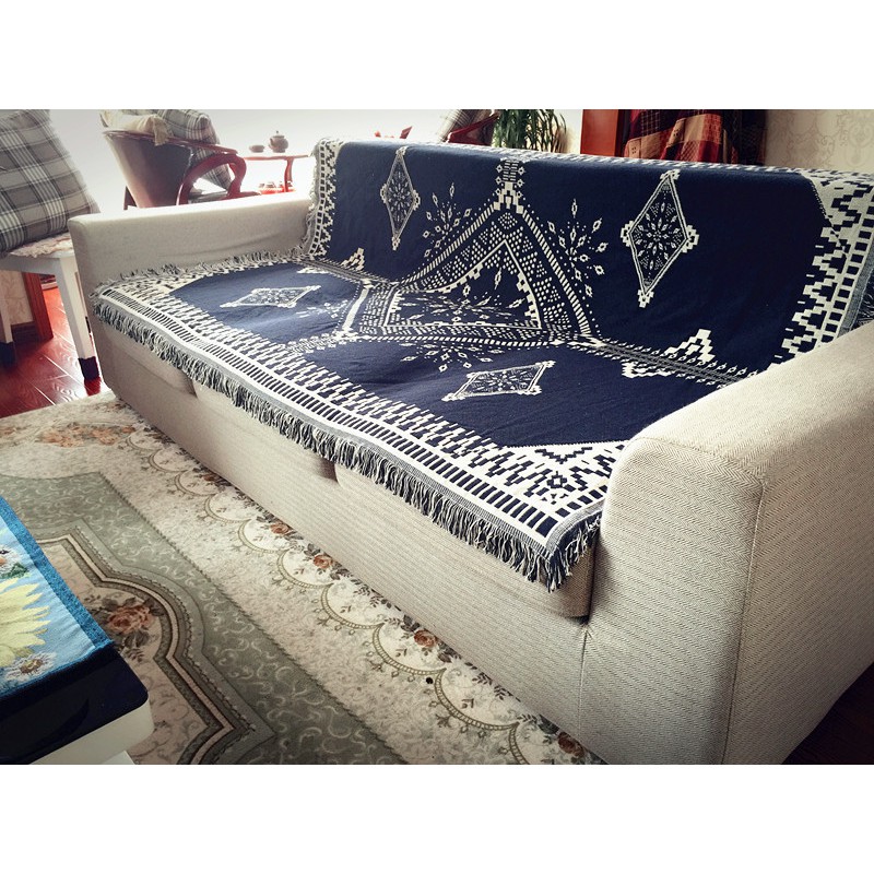 Chăn thảm phủ ghế sofa phối hợp làm thảm trải sàn kim cương