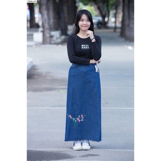 váy chống nắng jeans thêu hoa cúc bấm