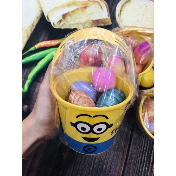 Hũ trứng Hatchimals Minion với 6 trứng