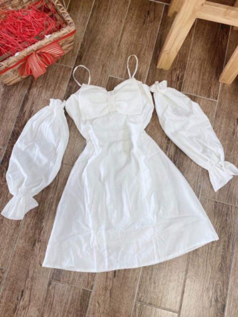 Đầm trắng trễ vai so cute phiên bản nơ ngực