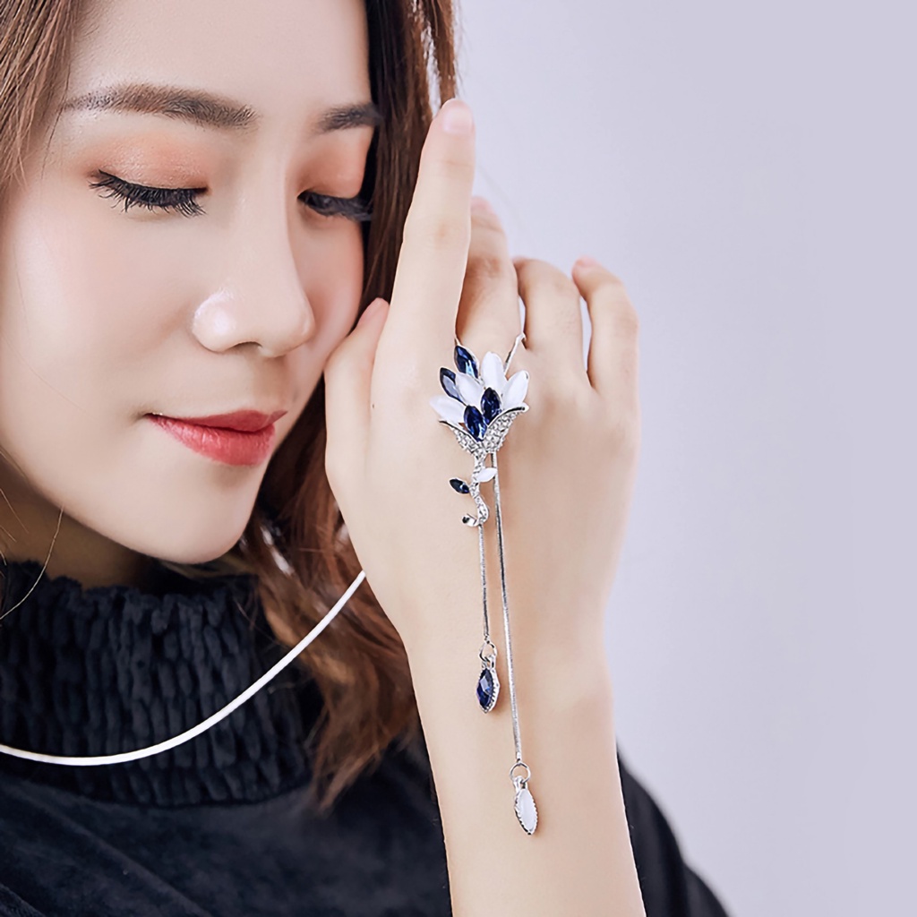 Dây chuyền dài mặt hình bông hoa phối đá nhân tạo đẹp mắt cho nữ