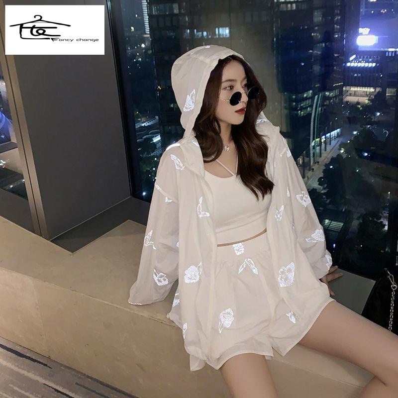 Set Áo Có Nón Và Quần Short Ống Rộng Họa Tiết Bướm Phản Quang Thời Trang Mùa Hè Cho Nữ