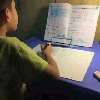 Kệ đọc sách Kẹp sách chống cận