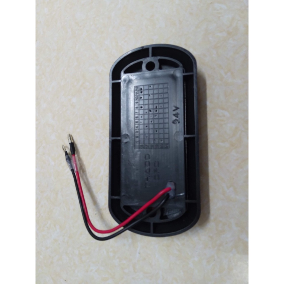 Đèn Led sườn thùng xe tải Ollin Auman Hyundai loại to màu vàng