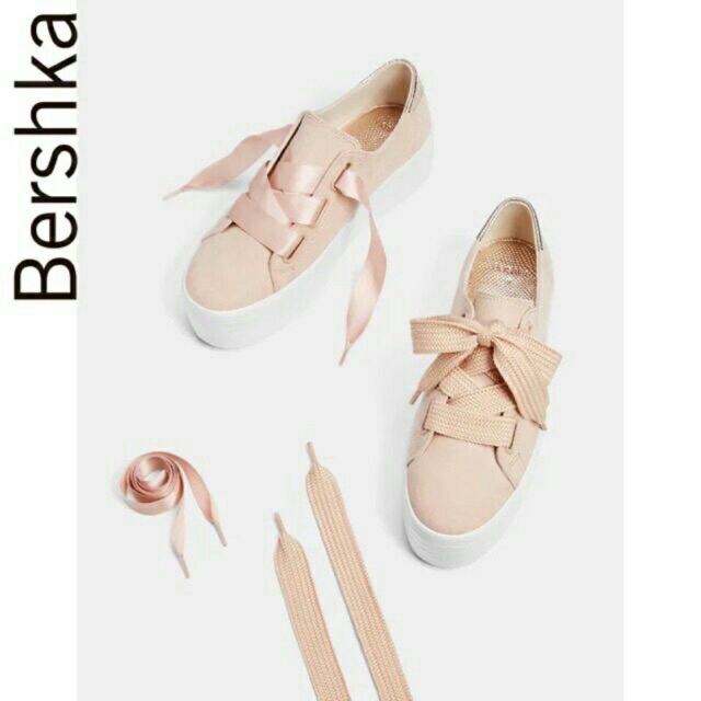 Giày bershka auth