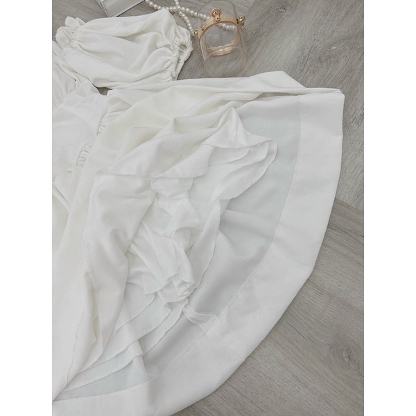 Đầm xoè trắng trễ vai dây cổ yếm CS