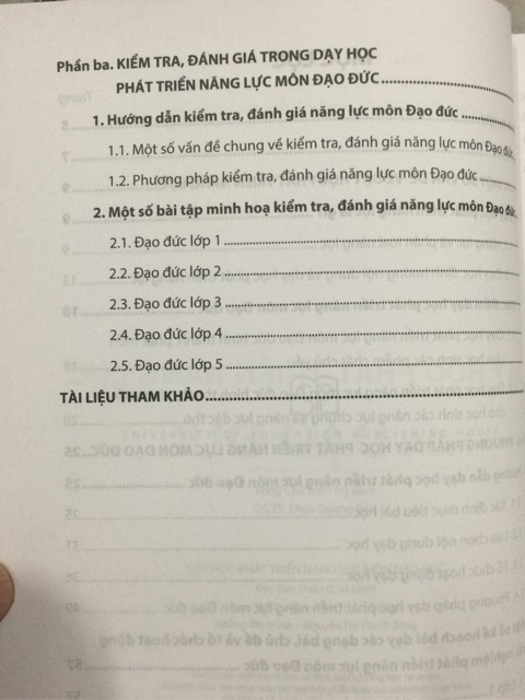 Sách - Dạy học và phát triển năng lực Môn Đạo Đức