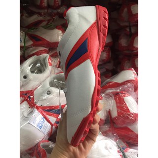 Giày đá bóng Thăng Long đế đỏ