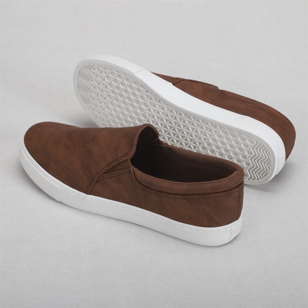 Giày Sneaker Da Nam DINCOX GC38 Brown Trẻ Trung