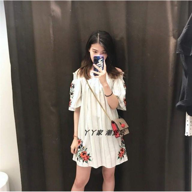 Đầm trễ vai Zara- D0046