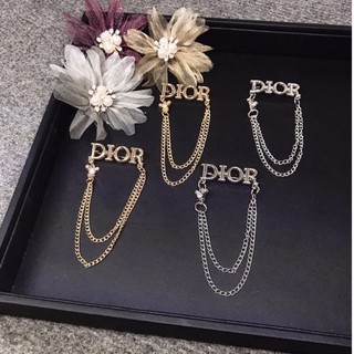 Tag Cài Áo Chữ Dior Trơn Phối Dây Xích PK Unisex