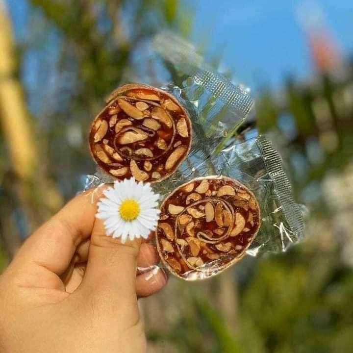 Kẹo Chuối  Cuộn Đậu Phộng Có Gừng 100GR- BÁNH LA MƠ SHOP