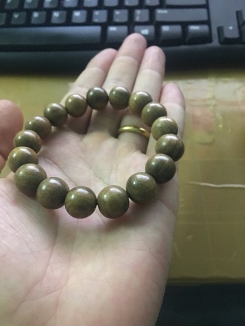 Vòng tay gỗ bách xanh chìm