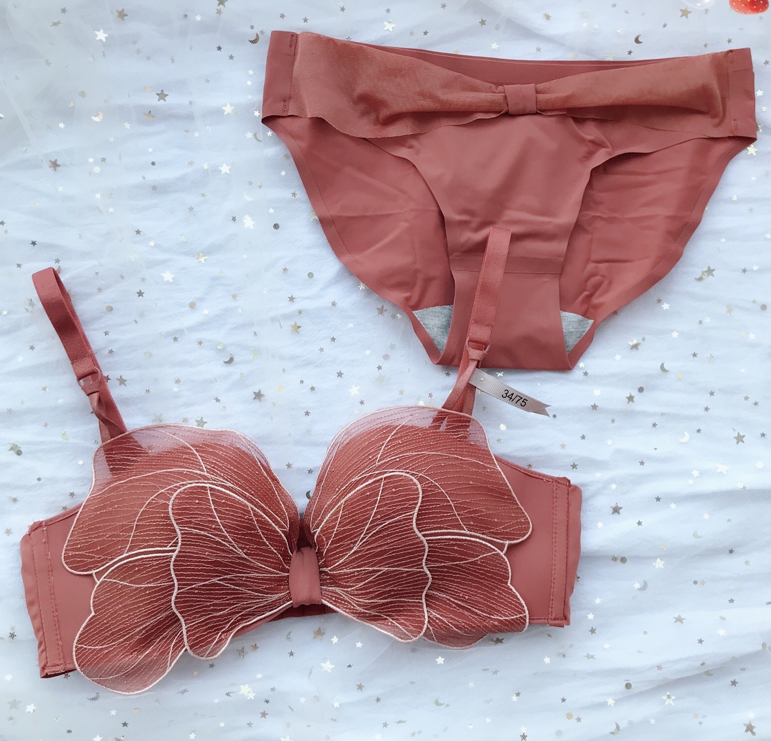 [Có sẵn] Áo Lót Ren Cánh Bướm Đệm Dày, Không Gọng AL34 | BigBuy360 - bigbuy360.vn