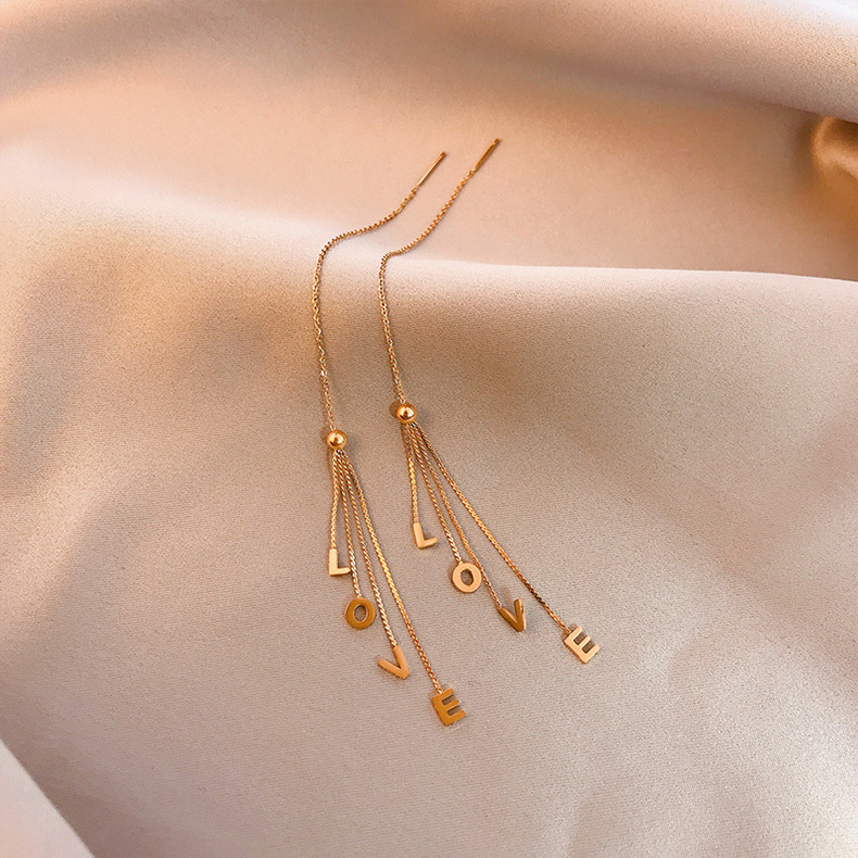 Khuyên tai mặt hình chữ Love mạ vàng 18K phong cách Hàn Quốc