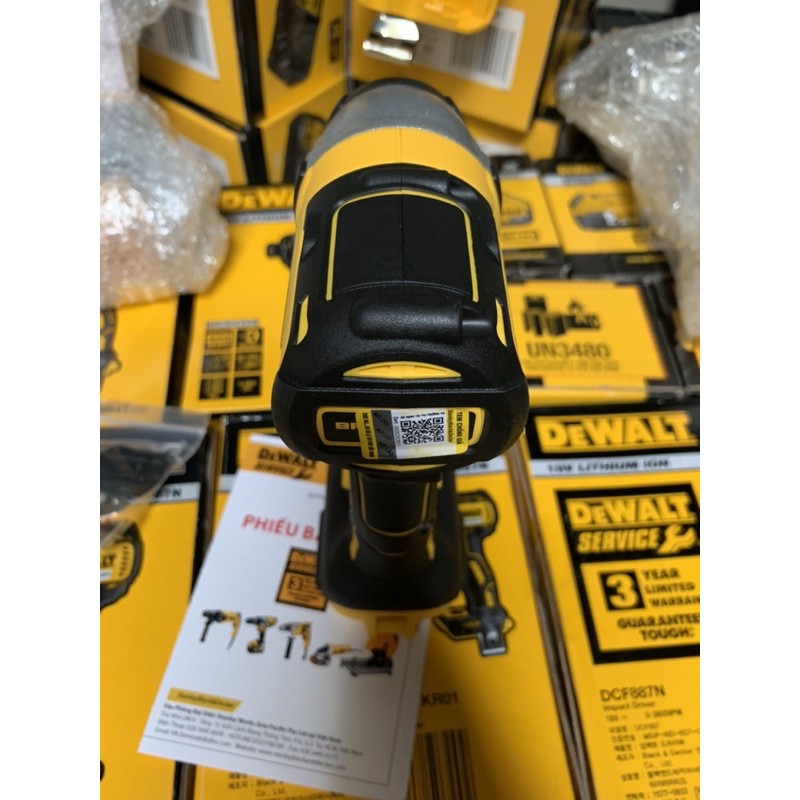 Vít DEWALT DCF887N