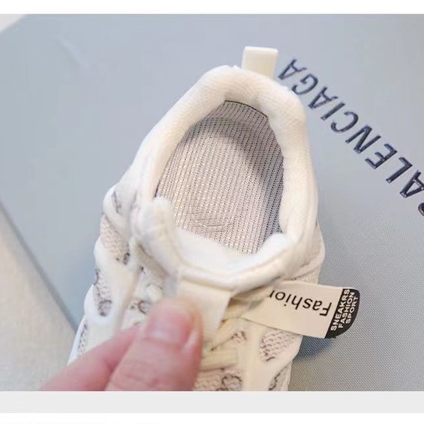 Giày Thể Thao Cho Bé Trai Bé Gái Từ 4 - 12 Tuổi Vải Lưới Thoáng Khí Kháng Khuẩn Phong Cách Thời Trang (A20)