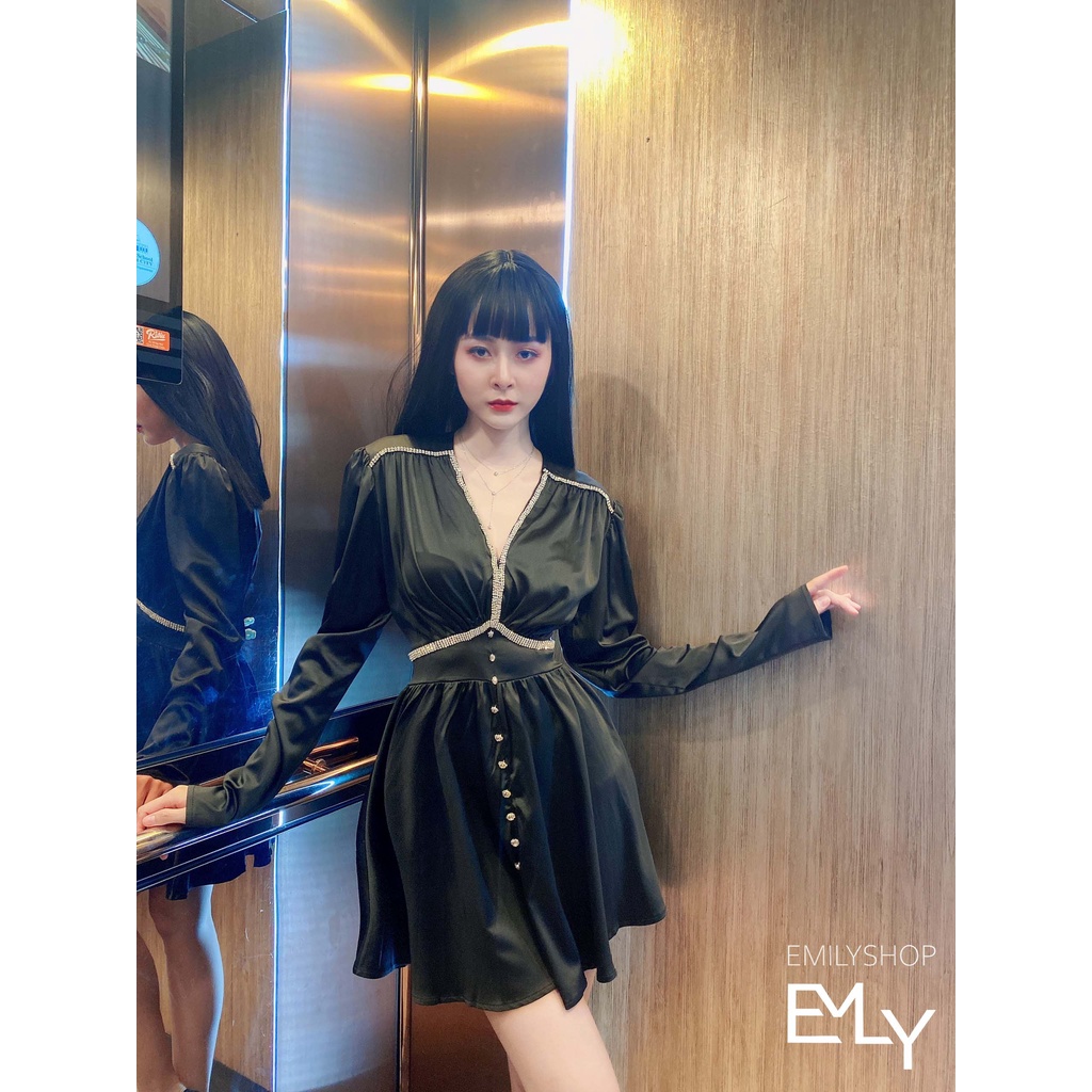 Đầm dáng xòe cổ v tay dài mini Emilyshop
