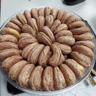 Hạt điều rang muối loại a cồ nguyên hạt xếp hoa còn vỏ lụa 500gr