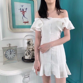 Váy trễ vai tay bèo