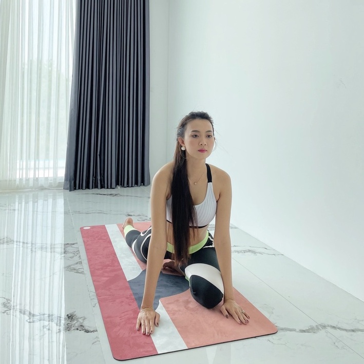 Thảm yoga Mikie Mat Microfiber in hình, thấm hút mồ hôi KB1