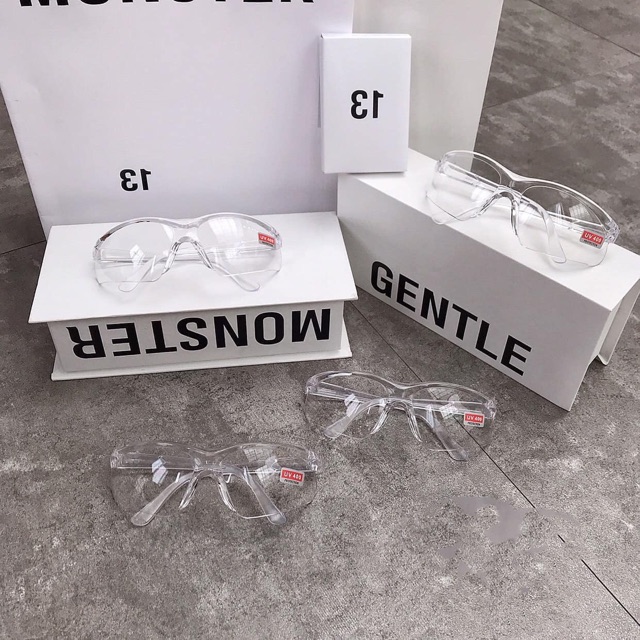 KÍNH MẮT ÔM SÁT MẶT TRÁNH BỤI VI KHUẨN 💋 | BigBuy360 - bigbuy360.vn