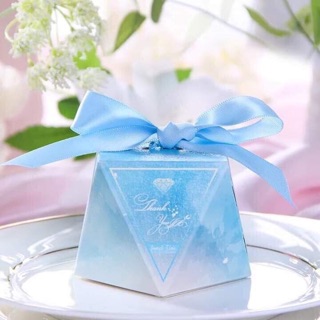 Hộp đựng quà tặng có nơ
