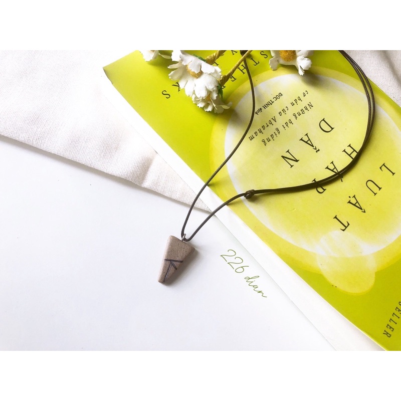 Vòng cổ, vòng tay gốm handmade nam nữ tam giác hai màu nâu và trắng basic