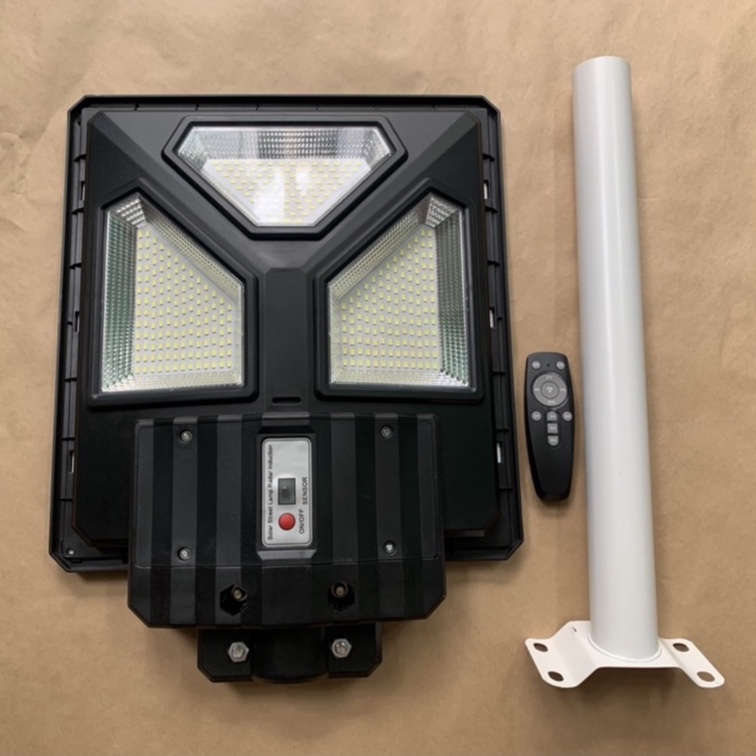 Đèn năng lượng mặt trời 400W GY-892 sáng trắng
