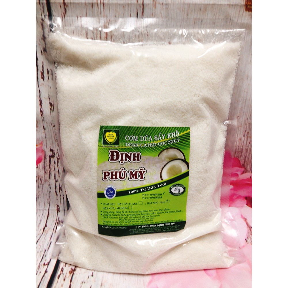 Cơm dừa sấy khô dạng sợi nhỏ (mịn) Định Phú Mỹ 200g/ 1KG được làm từ cơm dừa 100% nguyên chất