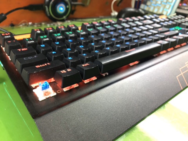 Bàn Phím cơ Tailun K006 có kê tay giá rẻ