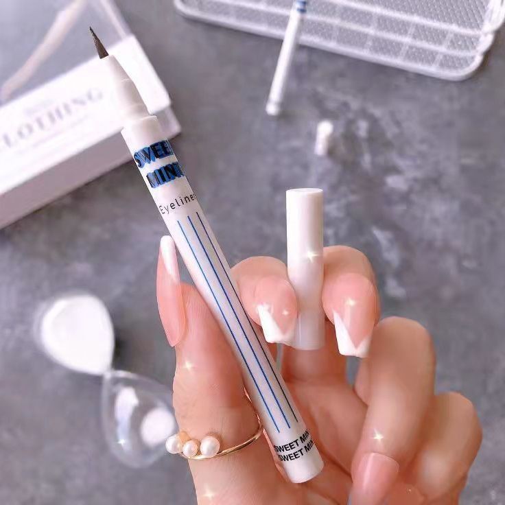 Bút kẻ mắt mềm mịn ngọt ngào MINT 11.8 | BigBuy360 - bigbuy360.vn