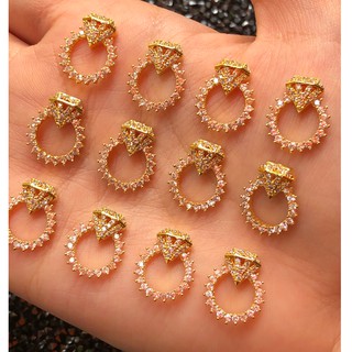 Charm lớn đính móng chân mã A
