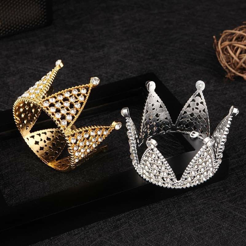 Combo 2 Vương Miện 6 Cánh Nhựa Trang Trí Bánh Kem