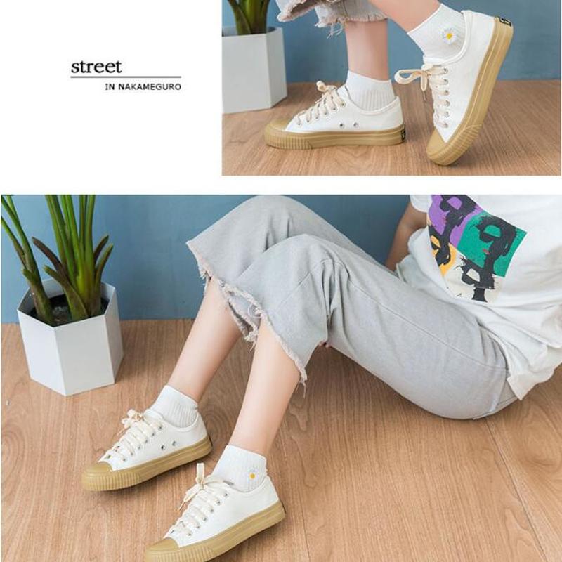 1 Đôi Vớ In Hình Hoa Cúc Kiểu Hàn Quốc Cho Nữ