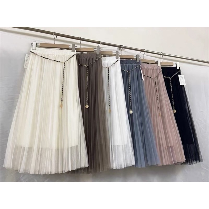 Chân váy maxi dập ly kèm dây xích