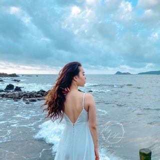 Váy Maxi trắng hở lưng