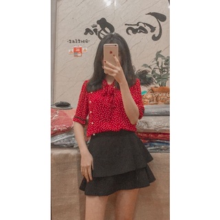 Áo sơ mi đỏ chấm bi phối ngọc viền đen cổ nơ